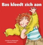 Bas kleedt zich aan